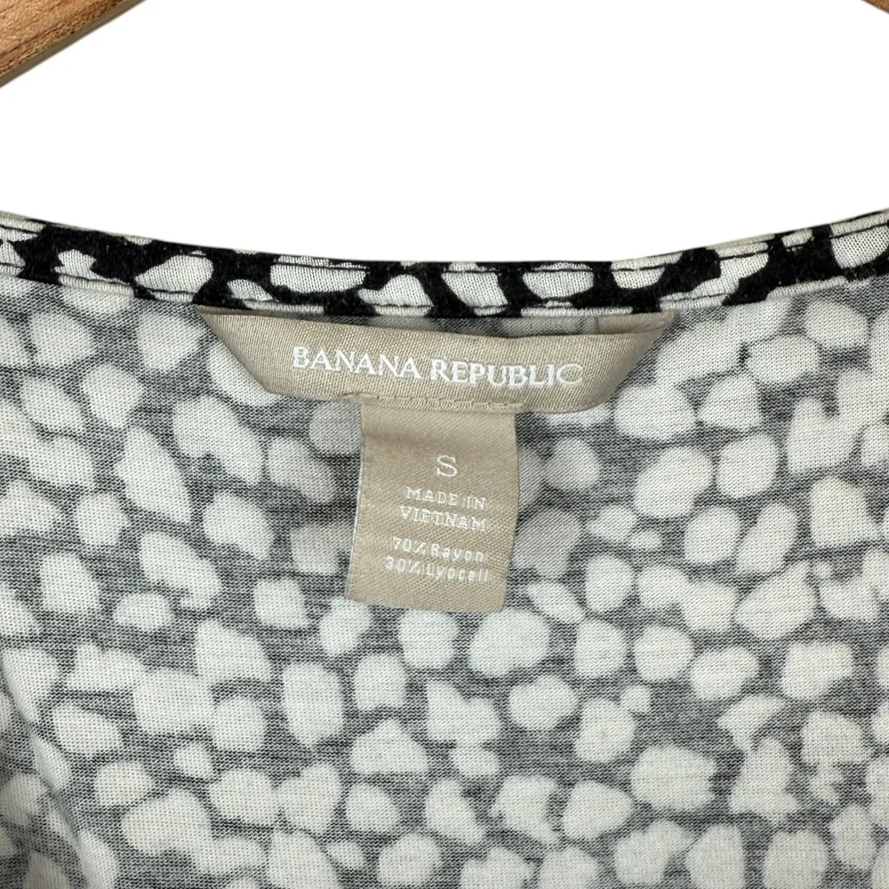 Banana Republic Black & White Leopard Print Sleeveless Scoop Neck Shirt Size S - Picture 3 of 4